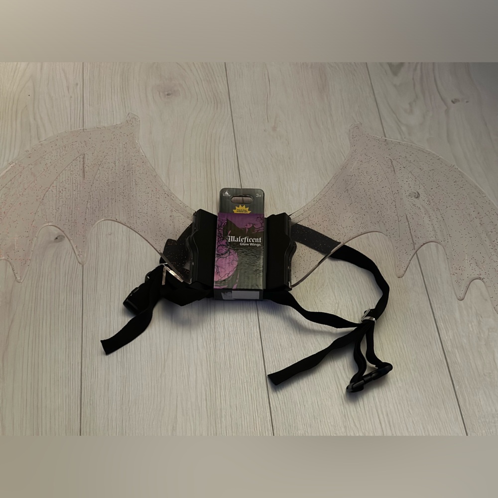 New disney Maleficent glow wings